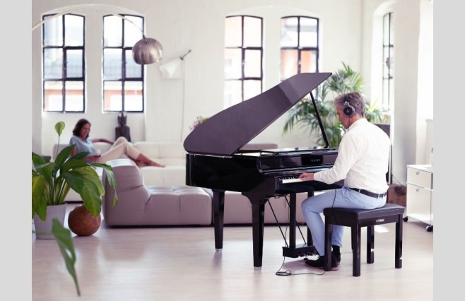 Yamaha CLP795GP Polished Ebony Digital Grand Piano - Image 6